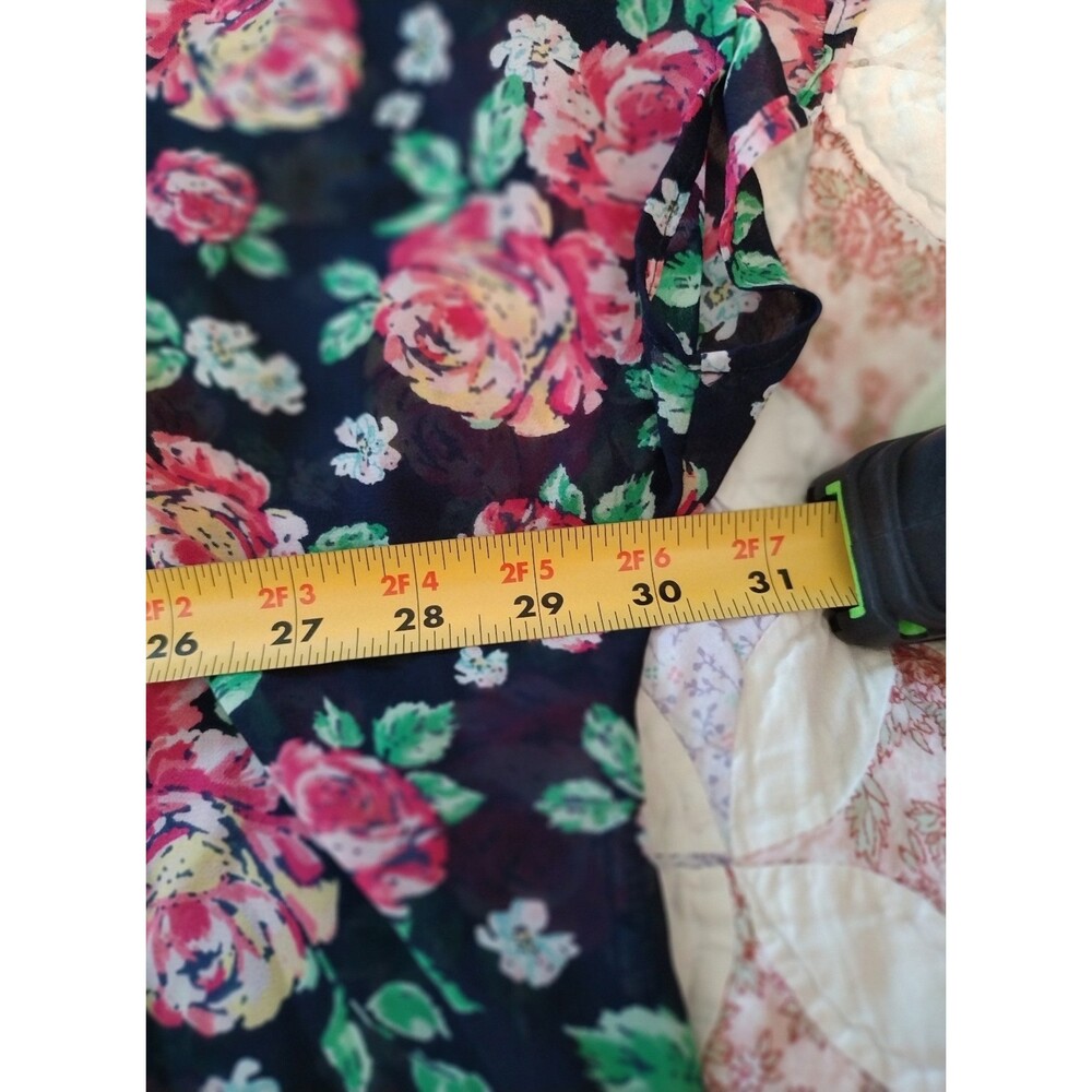 Torrid Floral Button Front Top Torrid Size 4 - Picture 8 of 9